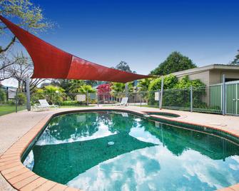 Bright Motor Inn - Bright - Piscina