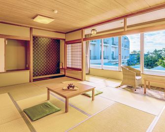 Taoya Shirahama Senjyo - Shirahama
