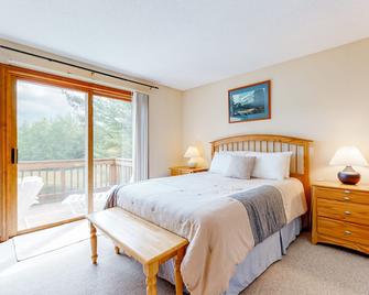 White Mountain Retreat - Lincoln - Bedroom