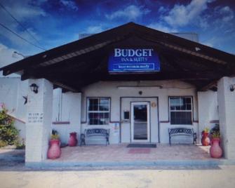 Budget Inn & Suites Lowest Price,Best Value!!! - Freer - Building