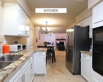 Richmond, Sugarland, Rosenburg, Katy West Houston - Lansdowne - Richmond - Kitchen