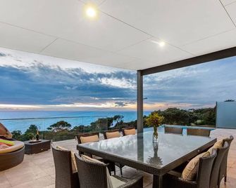The Ocean s Edge Luxury Entertainer with Views - Mount Martha - Balcony