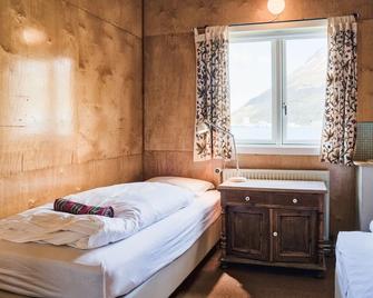 Hafaldan Hi Hostel - Harbour Building - Seydisfjordur - Bedroom