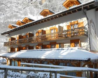 Garni Lago Nembia - San Lorenzo in Banale - Building
