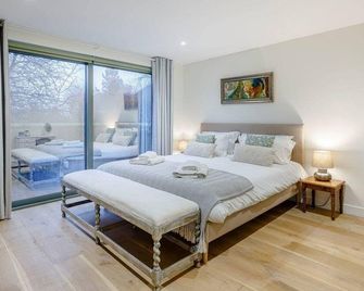 Luxury 4 Gold 2 Bed Self-Catering Cottage in Noke - 4 Miles to Oxford Centre - Oxford - Bedroom