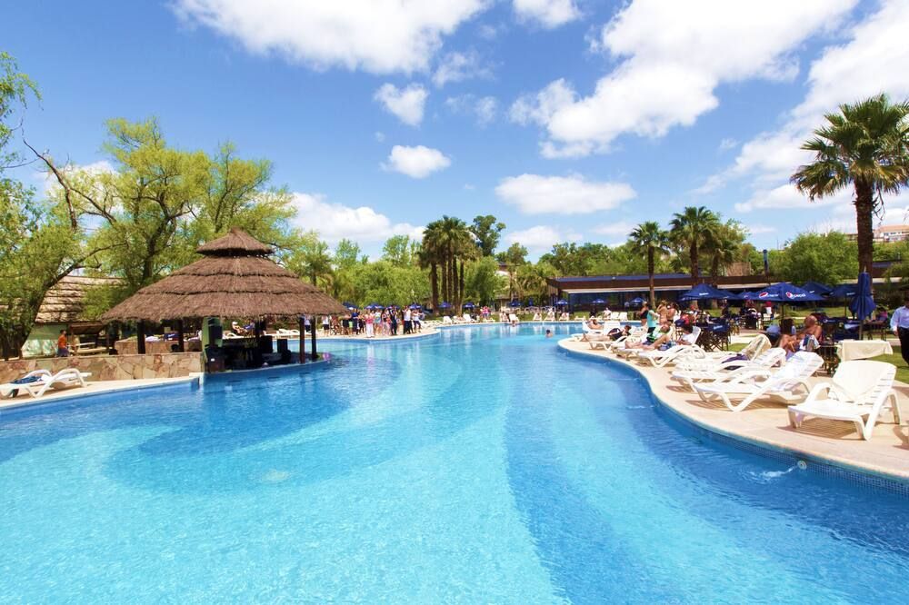Howard Johnson by Wyndham San Pedro Resort & Marina - San Pedro - Pool