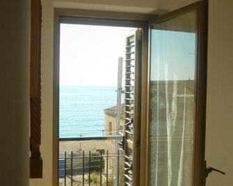 Hotel Pensione Cundari - Taormina - Balcony