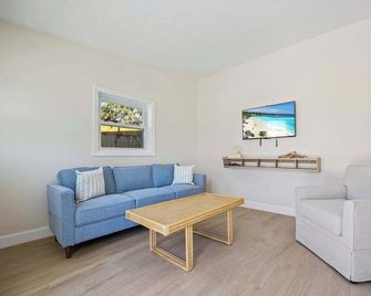 Dune Drift - Cocoa Beach - Living room