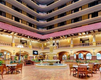 Embassy Suites by Hilton Kansas City Plaza - Kansas City - Lobby