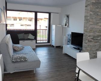 Large 40m2 cabin studio in the heart of Valberg station - Guillaumes - Salon