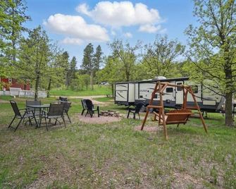 The Puma - XL Camper by Mt Rushmore/Custer Sp - Hermosa - Patio