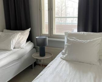 Henniina V Isokatu - Sauna & Free Parking - Oulu - Schlafzimmer
