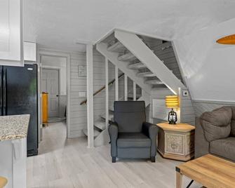 #1 Requested A Frame at Table Rock is Back! - Lampe - Living room
