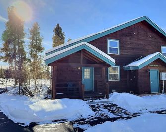 2 Bed Cabin Fireplace Lodgepole Pines - Leadville - Building