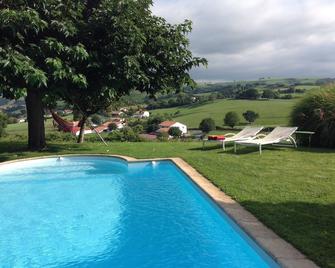 Monic - Zuraide - Piscina