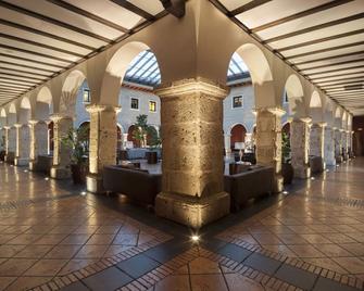 AC Hotel by Marriott Palacio de Santa Ana - ואיאדוליד - לובי