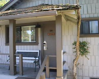 One Bedroom Suite Cottage - Carmel-by-the-Sea - Patio