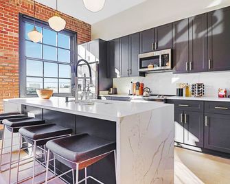 Roami at The Lola - New Orleans - Kitchen