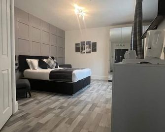 شارنوود ريجنسي - لوبورو - غرفة نوم