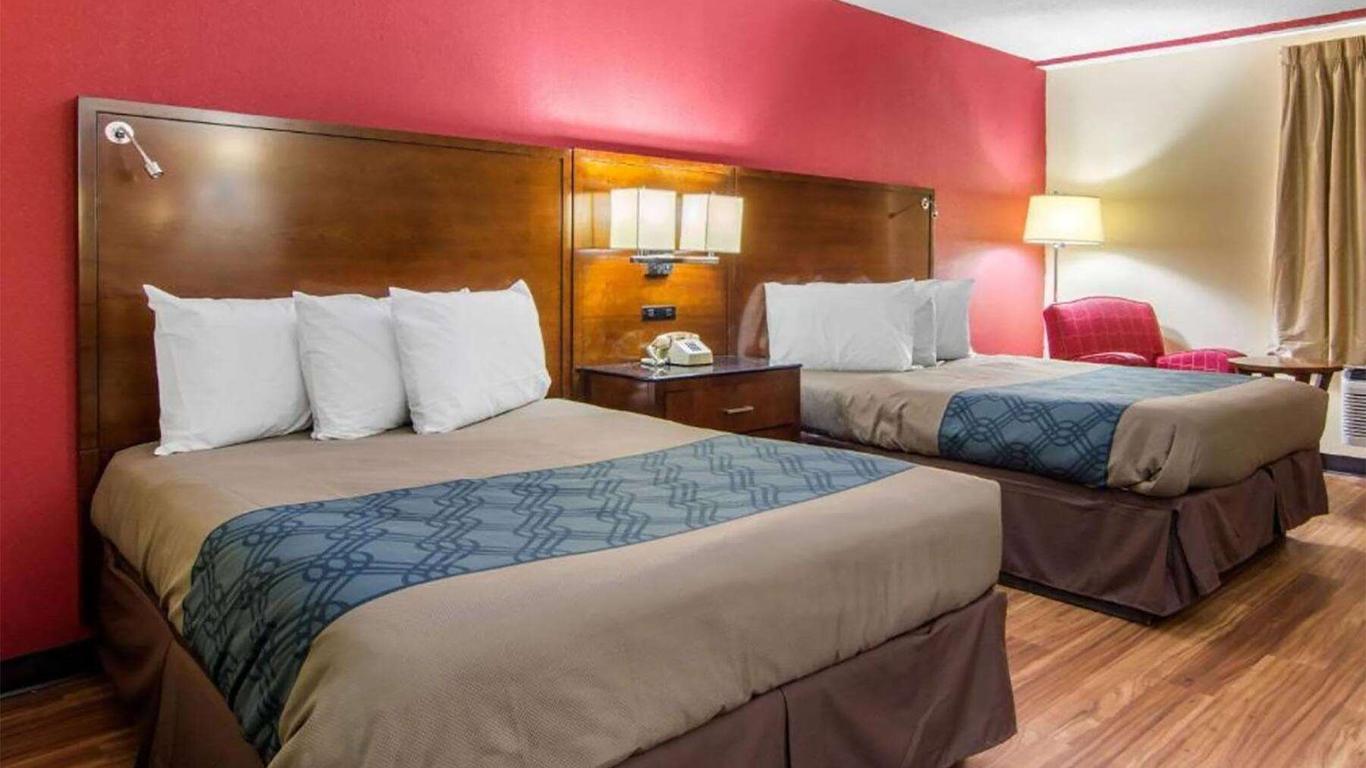 Travelodge by Wyndham Forsyth