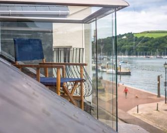 Waterfront House - Dartmouth - Parveke