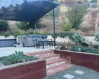 Modern Guest House in the Vineyard - Middletown - Patio