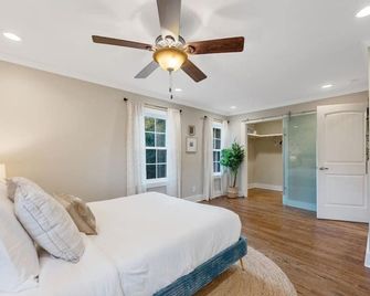 Ping-pong | 10-min to NC State | Fire Pit | BBQ - Raleigh - Bedroom