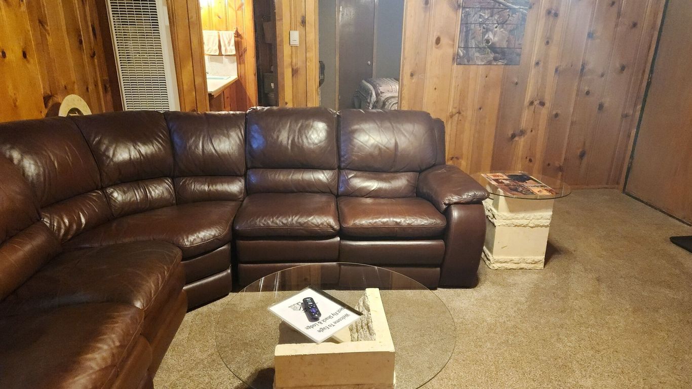 Eagle Nest Fly Shack And Lodge