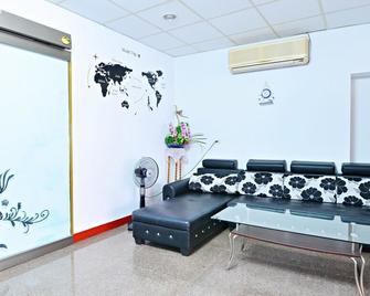 Kenting Ark Hotel-Hostel - Kenting - Wohnzimmer