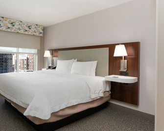 Hampton Inn & Suites by Hilton Arlington Crystal City DCA - Arlington - Schlafzimmer