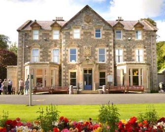 Lovely 2- Bed Apartment in Hawick - Хоїк - Будівля