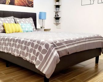 Cozy Apt Close To Manhattan with free parking - Queens - Bedroom