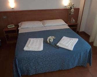 Hotel Leuco' - Martinsicuro - Camera da letto