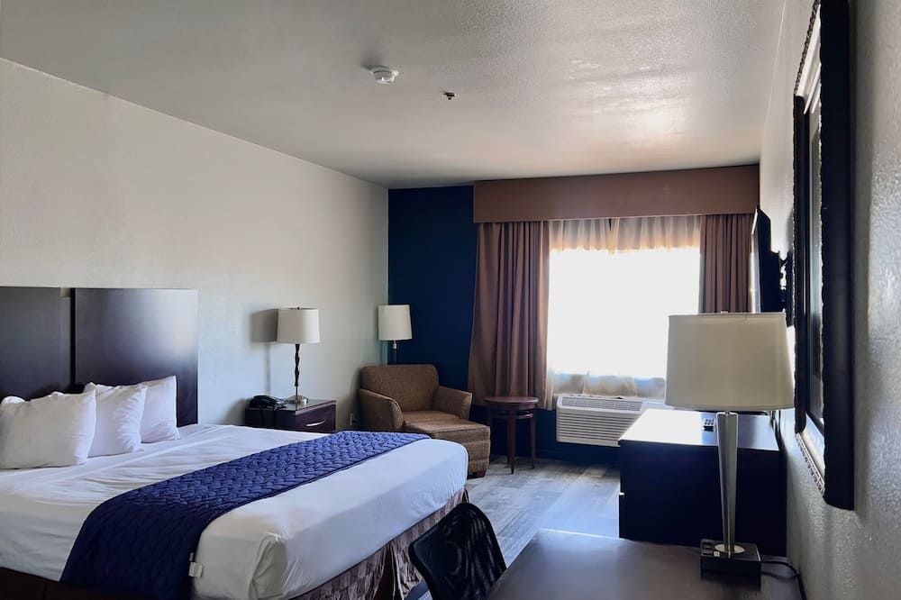 بدجت إن - فينيكس - غرفة نوم