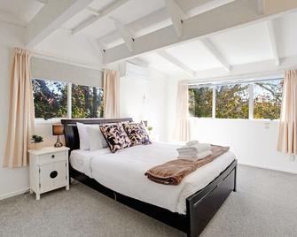 Torbay Sun Drenched Villa near Local Beaches - Torbay - Bedroom