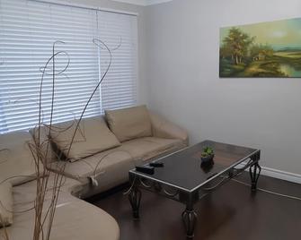 Mcmaster Accommodations - Hamilton - Sala de estar