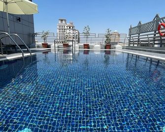 Mena Aparthotel - Dubai - Pool