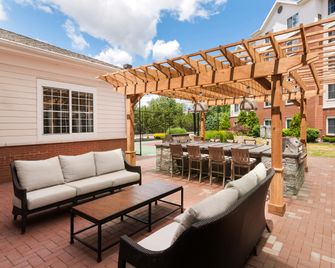 Homewood Suites by Hilton Buffalo-Amherst - Amherst - Patio