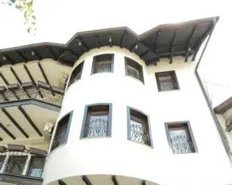 Hotel Cleon - Prizren - Edificio