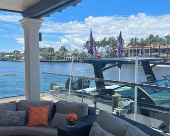 Intracoastal Paradise: Luxurious Retreat in a Prime Fort Lauderdale Location - فورت لاودردال - شرفة