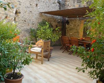 Chambres d'Hôtes de Fleurus - Pézenas - Patio