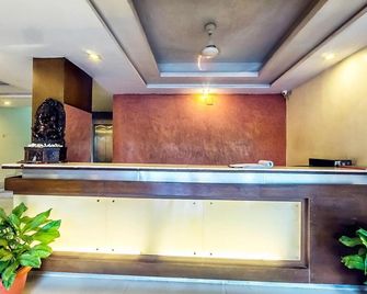 Pavani Residency - Kovūr - Front desk