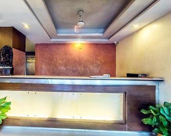 Pavani Residency - Kovūr - Front desk