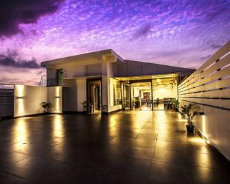 J Hotel - Port Blair - Port Blair - Gebouw