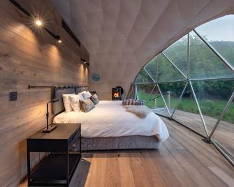 Cross Hill Lodge & Domes - Lake Hawea - Bedroom