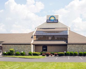 Days Inn by Wyndham Maumee/Toledo - Maumee - Gebouw