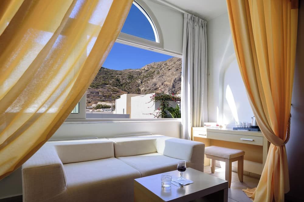 Afroditi Venus Beach Resort - קאמארי - סלון