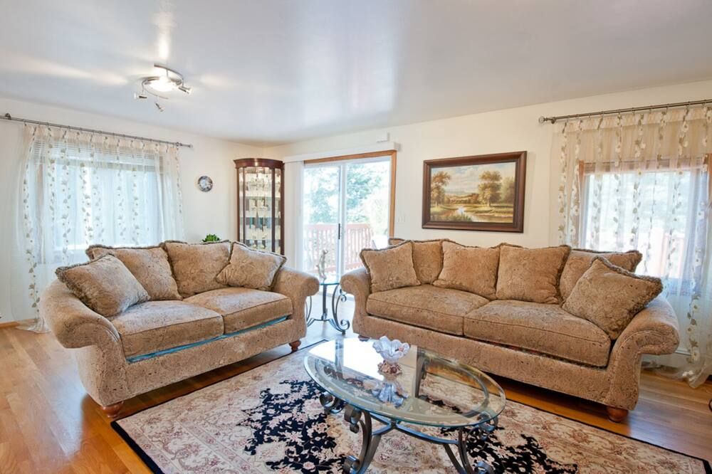 Beautiful Apartment-5 Beds-Full Kitchen- - بوسطن - غرفة معيشة