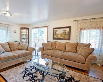 Beautiful Apartment-5 Beds-Full Kitchen- - بوسطن - غرفة معيشة
