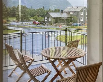 2 bedroom lovely apartment in Eidfjord - Eidfjord - Balkon